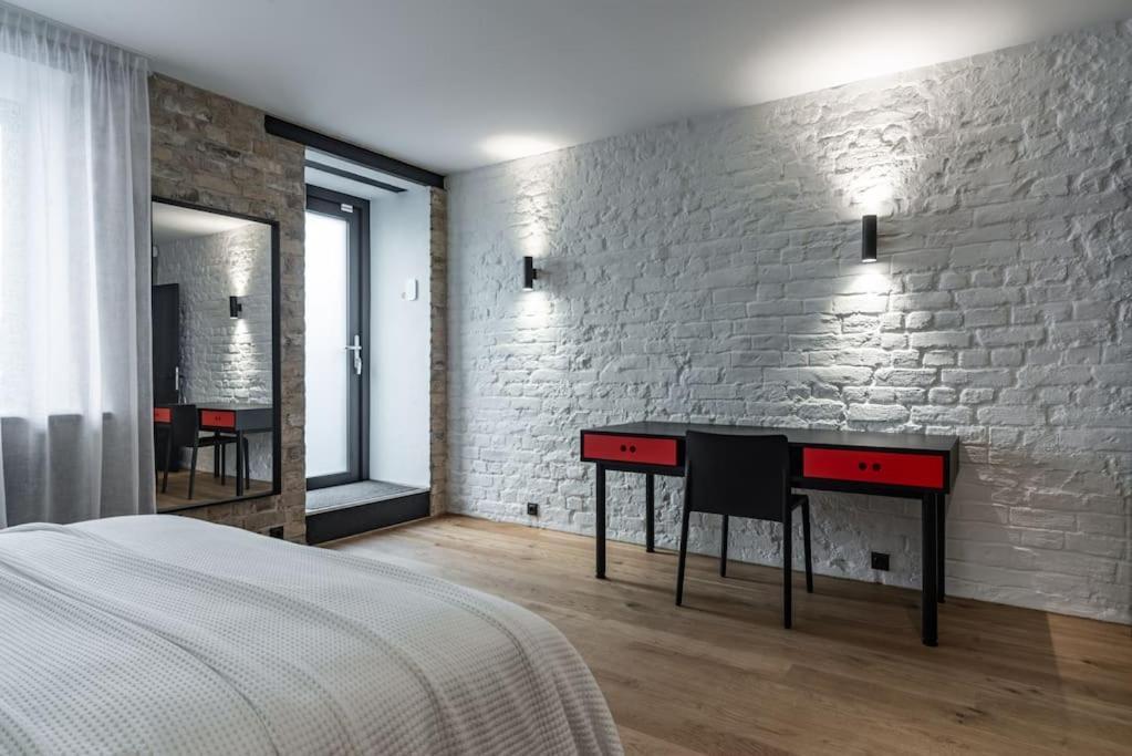 3 Storey Apartment With A Character And A Terrace Riga Exterior foto